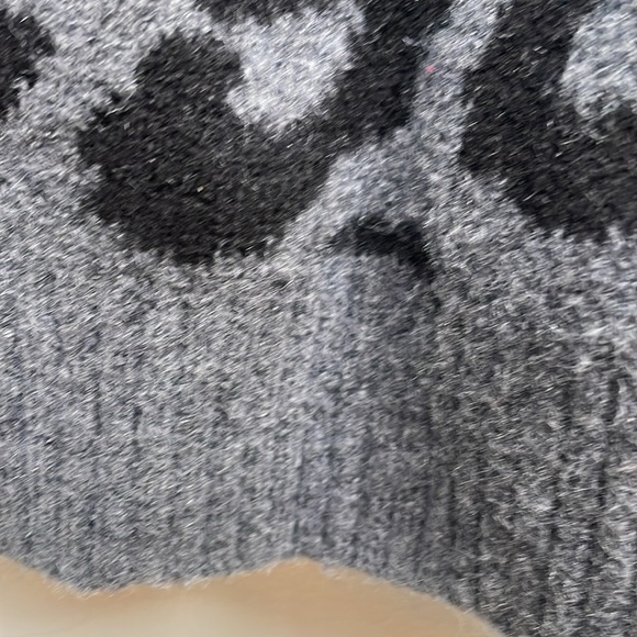 Size Large hooded sweater - Picture 5 of 5